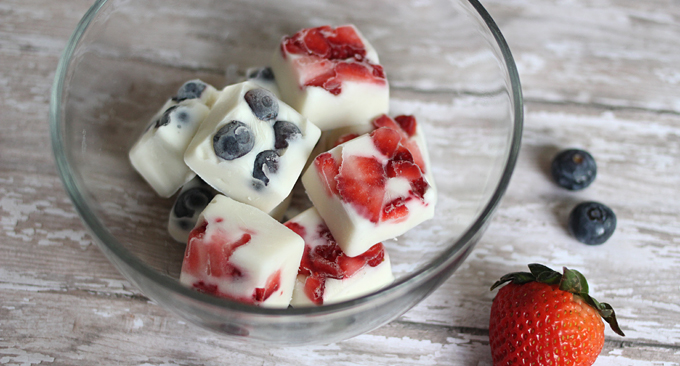 Healthy 4th of July Yogurt Bites - Love and Marriage