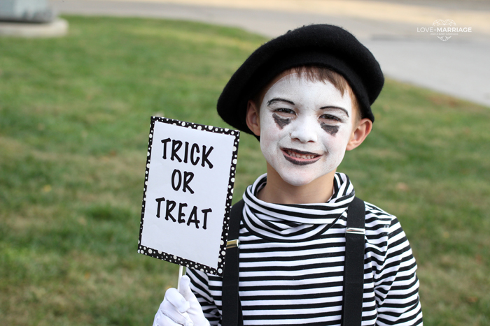 How to make a mime costume for Halloween