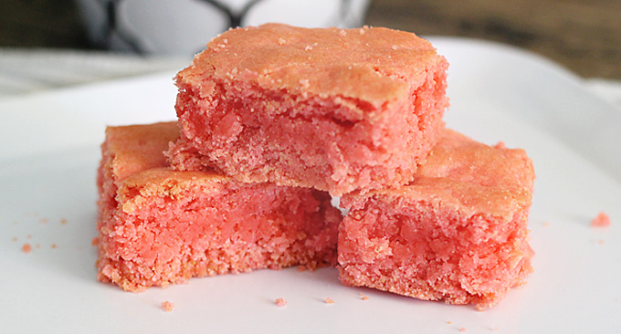 Easy Strawberry Brownies recipe with just 3 ingredients! Such a great dessert.