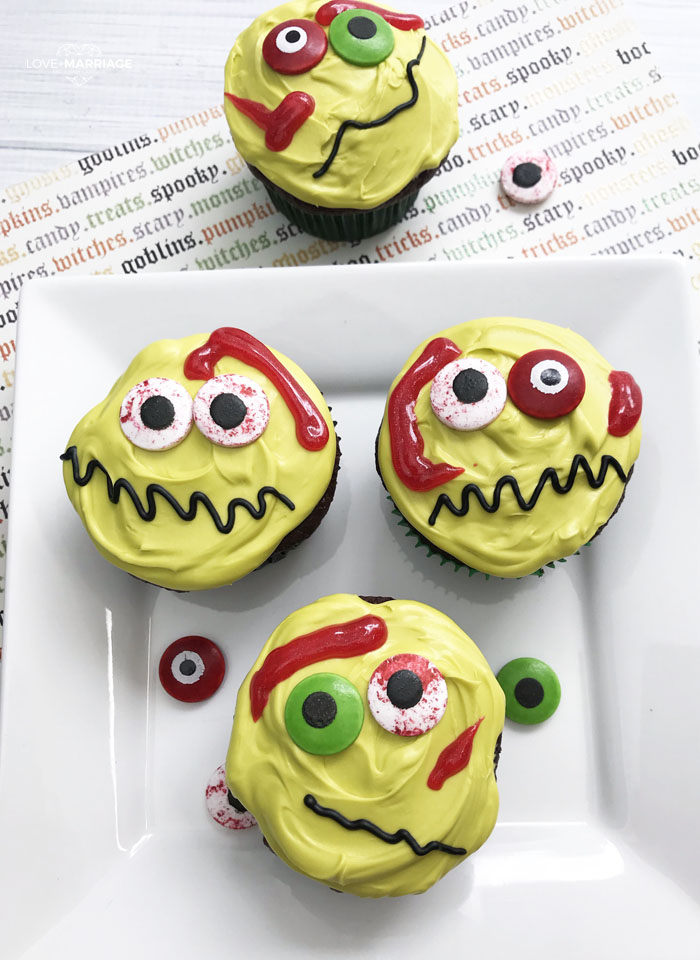 Zombie Cupcakes are the most fun Halloween treat to make for kids!