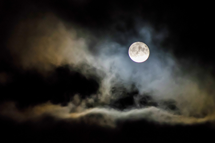 Spooky! Friday The 13th and A Full Moon on The Same Day 