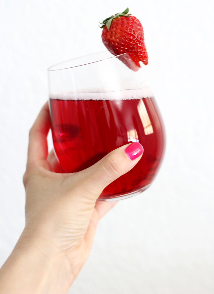 https://cdn.loveandmarriageblog.com/wp-content/uploads/2020/04/Strawberry-Wine-Punch-1-1.jpg