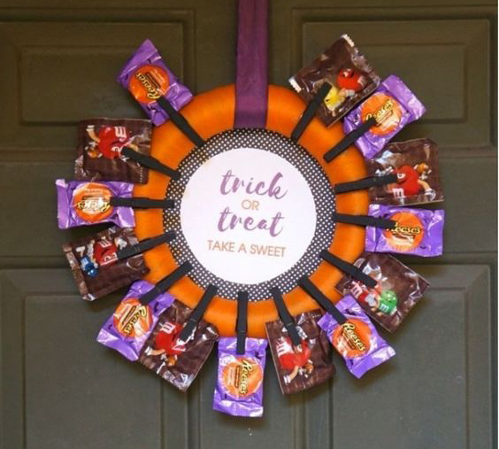 Candy Trick or Treat Wreath DIY