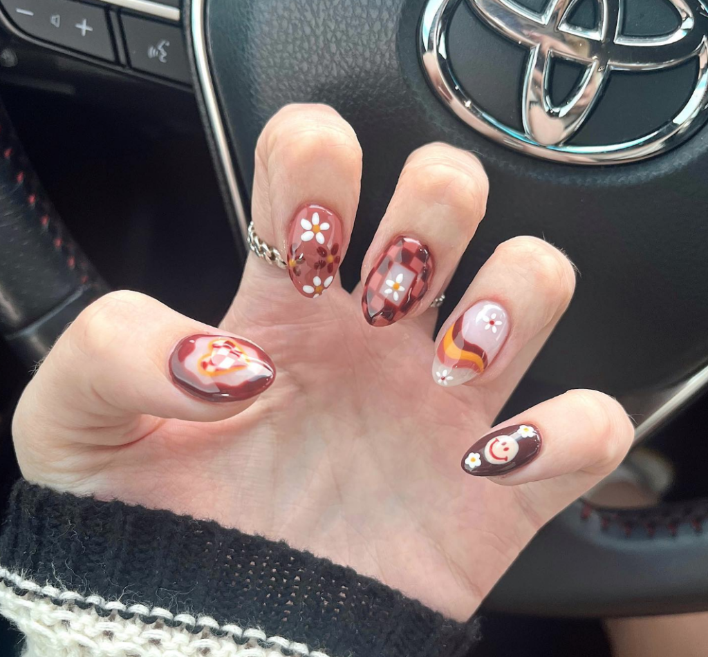 Groovy September Nails - my favorite fall nail design ever with gorgeous maroon, brown and amber colors.