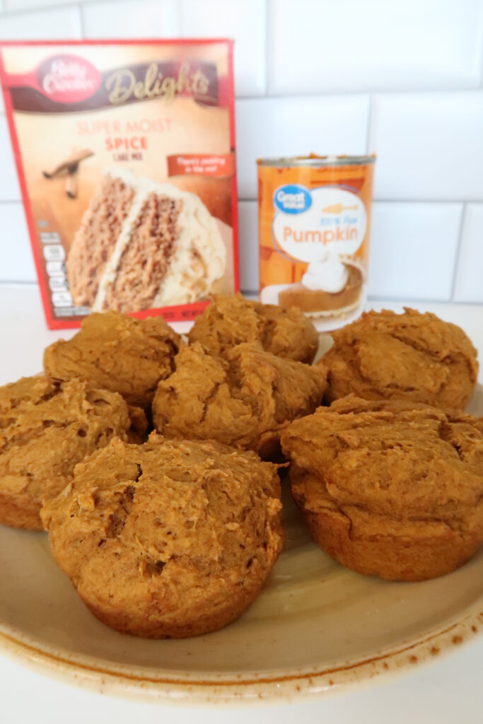 These 2-ingredient pumpkin muffins are one of the best (and definitely the easiest) fall dessert ever. 
