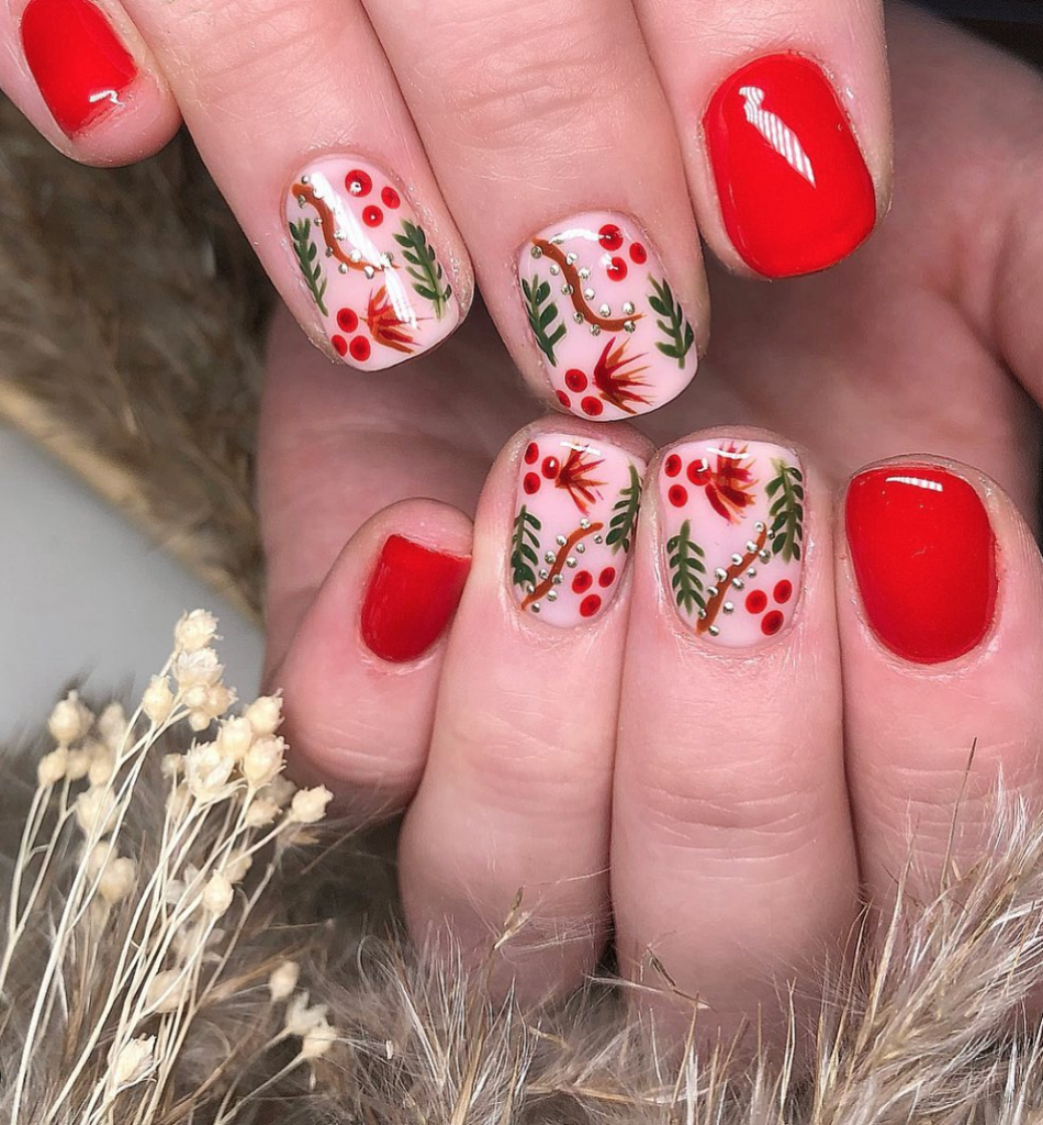 Red Misletoe Christmas Nails