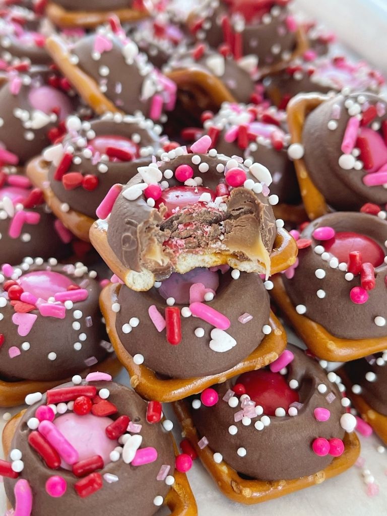 Valentine's Day Caramel Pretzel Bites - Valentine's Day Treats