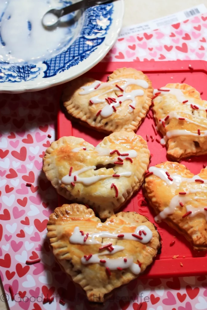 Heart Mini Apple Pies - Valentine's Day Desserts